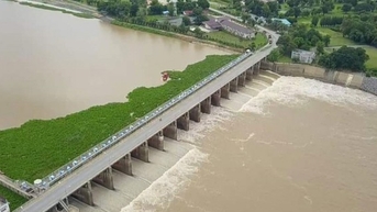 Đập tăng xả nước, Thái Lan cảnh báo lũ ở 11 tỉnh thành