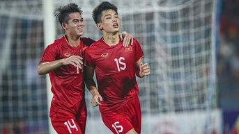 HLV Kim Sang-sik thừa hưởng gì từ ông Troussier, đây là câu trả lời!
