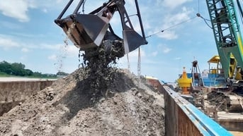 Công suất khai thác chưa đáp ứng yêu cầu, 6 dự án giao thông phía Nam vẫn thiếu cát