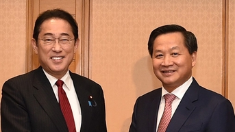 부총리, 일본 총리, 캄보디아 부총리, 싱가포르 총리와 회동