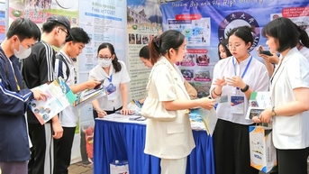 Cần siết chặt quản lý dịch vụ tư vấn du học