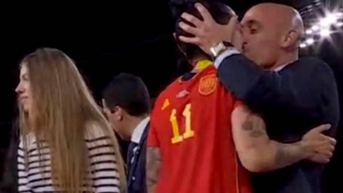 "Sếp lớn" bóng đá Tây Ban Nha sắp bay ghế vì nụ hôn gây phẫn nộ ở World Cup