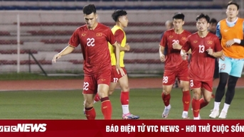 HLV Troussier yêu cầu kiểm soát bóng, tuyển Việt Nam gặp thách thức từ mặt sân