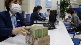 Lãi suất tiền gửi ngân hàng tiếp tục có sự điều chỉnh giảm