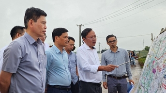 Thứ trưởng Bộ GTVT: Thi công "3 ca, 4 kíp", đẩy tiến độ cao tốc Khánh Hòa