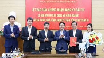 TRAO GIẤY CHỨNG NHẬN ĐĂNG KÝ ĐẦU TƯ XÂY DỰNG VÀ KINH DOANH KẾT CẤU HẠ TẦNG KCN TRẤN YÊN (GIAI ĐOẠN I) CHO VIGLACERA
