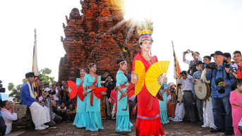Lễ hội Kate tại tháp Pô Klông Garai