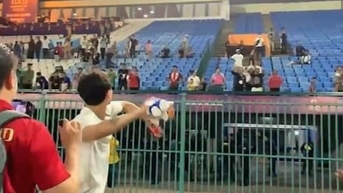 Cầu thủ Thái Lan bị chỉ trích vì ném HC bạc SEA Games