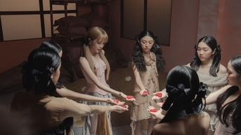 팝 댄스 장르의 신곡으로 돌아온 티에우 바오 트램은 사랑에 대한 의미심장한 메시지를 전달합니다.