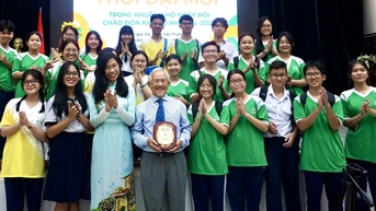 Không nên định hướng cho con theo kiểu 'nghề nào giàu hơn'