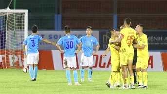 Bộ đôi ngoại binh tỏa sáng, CLB Thanh Hóa chiếm ngôi nhì V-League