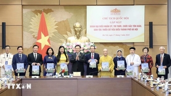 Chủ tịch Quốc hội gặp Đoàn đại biểu nhân sĩ, trí thức, chức sắc tôn giáo, dân tộc thiểu số TP Hà Nội