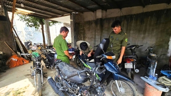រកឃើញ​ឃ្លាំង​ស្តុក​ម៉ូតូ​ដ៏​ធំ​មួយ​ដែល​មិន​ស្គាល់​អត្តសញ្ញាណ​នៅ​ខេត្ត​ដុង​ណៃ​