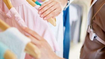 Điều gì xảy ra với da nếu mặc ngay quần áo mới chưa giặt