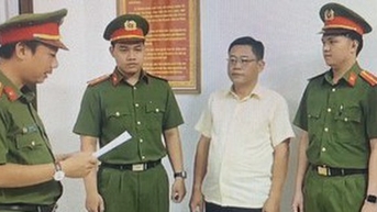 Tham ô tiền của cư dân đóng góp, nguyên Trưởng, Phó Ban quản trị chung cư Miếu Nổi bị khởi tố