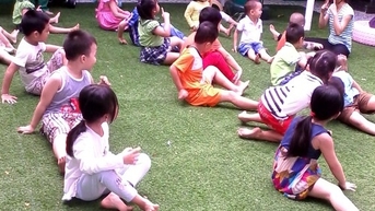 Đà Nẵng tiếp nhận dự án tài trợ thiết bị đồ chơi ngoài trời cho trẻ khuyết tật