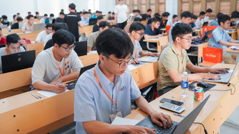 Hơn 3.000 thí sinh tham gia vòng loại giải đấu lập trình Code Tour 2024