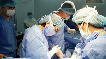 Thai phụ ung thư tuyến giáp bị tiền sản giật nặng