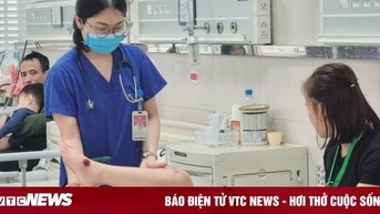 Bé 7 tuổi bất ngờ yếu liệt tứ chi, đi khám phát hiện mắc bệnh cực hiếm gặp