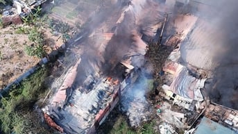 Cháy lớn 4 nhà kho ở Hà Nội nhìn từ trên cao