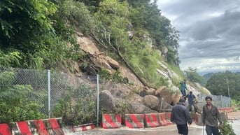 Sạt lở đất đá, An Giang tạm thời đóng đường lên núi Cấm