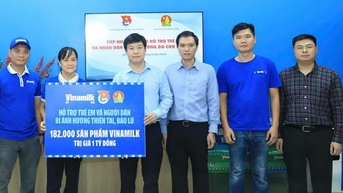 Vinamilk hỗ trợ 550.000 sản phẩm sữa, nước cho trẻ em và người dân vùng bão lũ