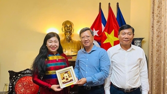 ជំរុញទំនាក់ទំនងមិត្តភាពរវាងទីក្រុងហាណូយ និងមូលដ្ឋាននៅគុយបា