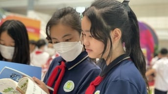 Chọn sách giáo khoa: Quyền phê duyệt của giám đốc sở hay vẫn chủ tịch tỉnh?