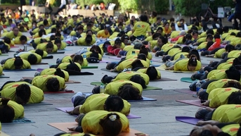 TP.HCM cấm xe đường Lê Lợi để phục vụ người dân tập yoga