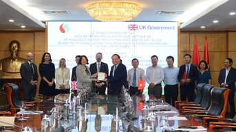 Bộ TN&MT Việt Nam và Bộ Ngoại giao và Phát triển Vương Quốc Anh ký kết Biên bản ghi nhớ