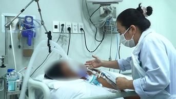 Hai anh em liệt cơ, diễn tiến xấu tăng dần