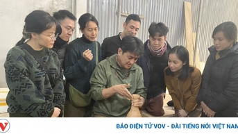 멀리서도 관광객을 끌어들이는 푸랑 도자기 마을