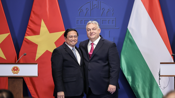 នាយករដ្ឋមន្ត្រី Pham Minh Chinh ជួបពិភាក្សាជាមួយនាយករដ្ឋមន្ត្រីហុងគ្រី