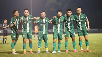 CLB Bình Phước của Công Phượng bám đuổi quyết liệt Ninh Bình