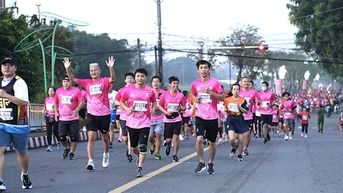 Gần 6.000 người tham dự giải marathon Đất sen hồng Đồng Tháp 2023