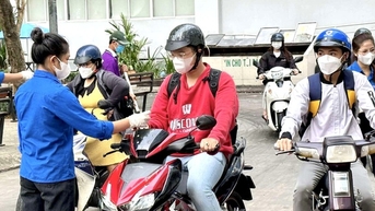 Một trường ĐH cho sinh viên nghỉ lễ 7 ngày, học trực tuyến một tuần sau lễ
