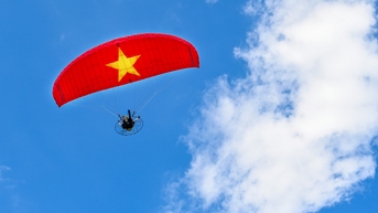 Hướng về lá cờ Tổ quốc để lan tỏa tinh thần dân tộc và tình yêu nước