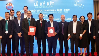 Hùng Nhơn ‘bắt tay’ tập đoàn Olmix phát triển chăn nuôi theo tiêu chuẩn Halal