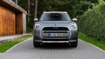 MINI Countryman hoàn toàn mới ra mắt thị trường Việt Nam