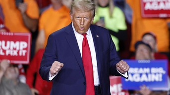Ông Trump thắng bang chiến địa đầu tiên, gay cấn chờ xanh hay đỏ