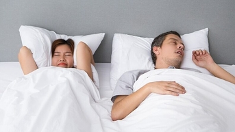 큰 소리로 코골이를 하는 것이 더 위험한가요?