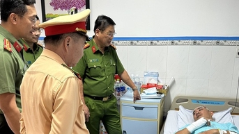 Thưởng công dân truy đuổi người chở sắt