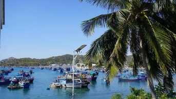 Khám phá làng chài thơ mộng bên vịnh Vĩnh Hy