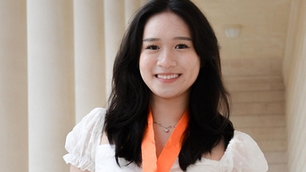 베트남계 미국인 여학생, AP 수학에서 만점 달성: "저는 보통 새벽 2~3시까지 공부해요"