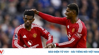 Liverpool gặp khó, MU ''dễ thở''