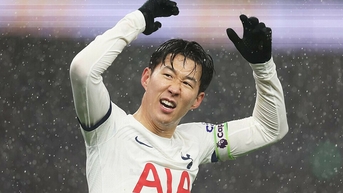 Tottenham thắng đội phong độ cao nhất Ngoại hạng Anh