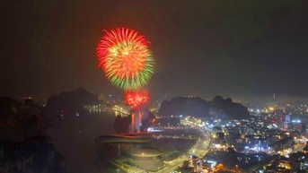 diễu hành, bắn pháo hoa