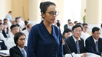 Truong Hue Van ហៅ Truong My Lan ថា "ម្តាយ" ទុកចិត្តនាងទាំងស្រុង ហើយស្តាប់តាមការណែនាំរបស់នាង។