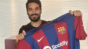 Gundogan có thể chơi bốn vị trí trong sơ đồ của Xavi