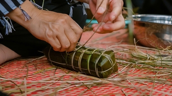 Vì sao đám giỗ ở miền Tây nhà nhà gói bánh tét?